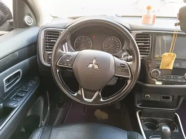Mitsubishi Outlander 2018