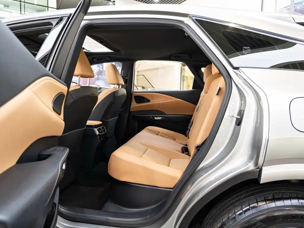 Lexus RX 2025 — фото 10