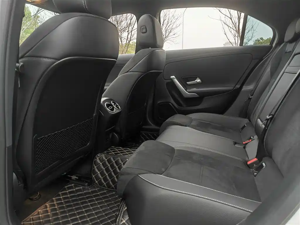 Mercedes-Benz A-Class 2022 — фото 19