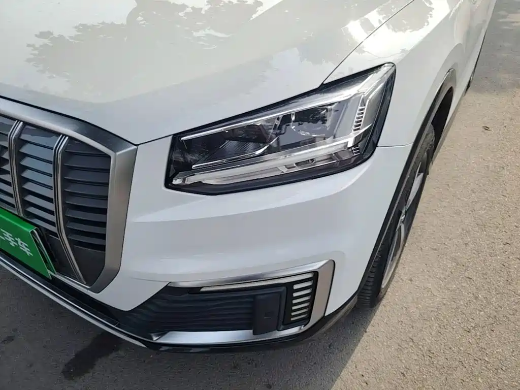 Audi Q2L E-Tron 2021 — фото 24