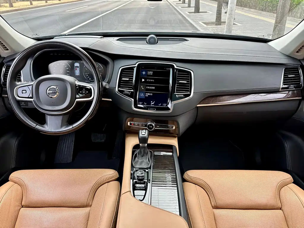 Volvo XC90 2016 — фото 7