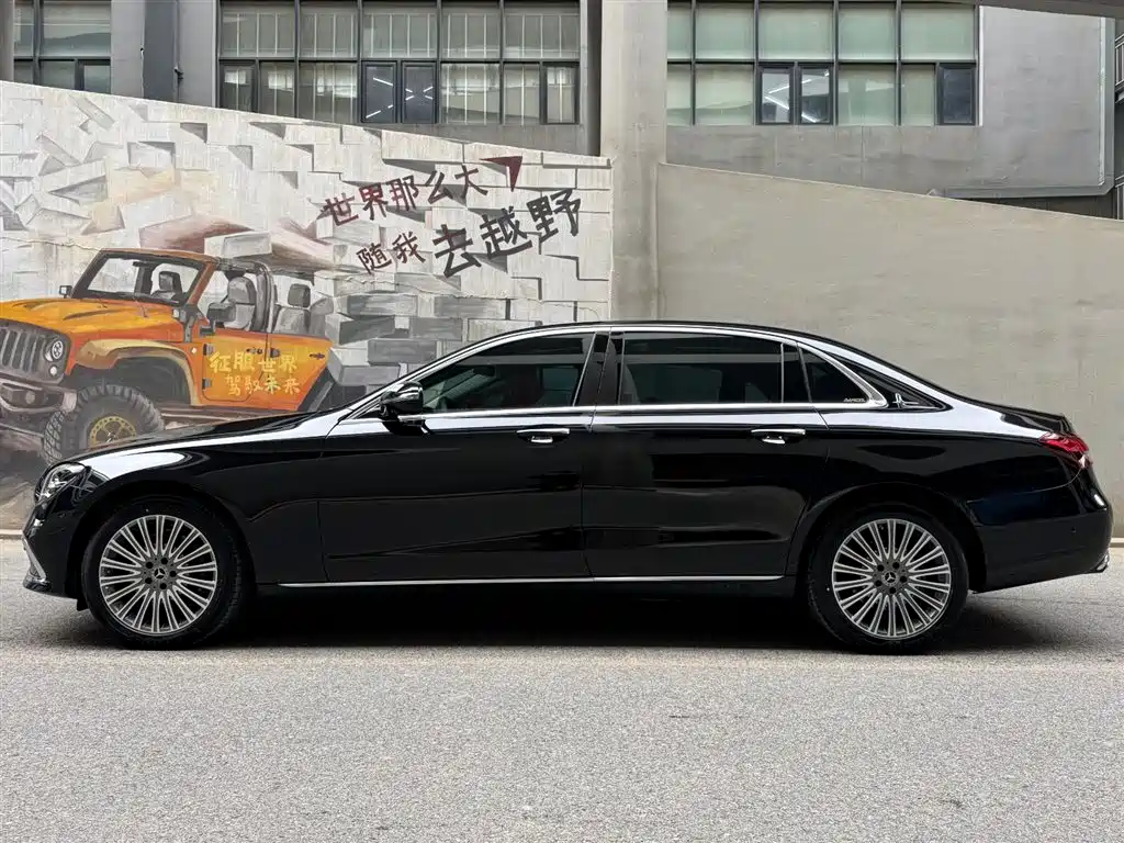 Mercedes-Benz E-Class 2023 — фото 3
