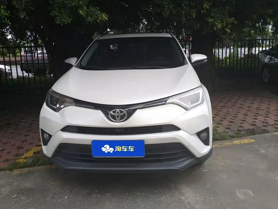 Toyota RAV4 2017 — фото 2