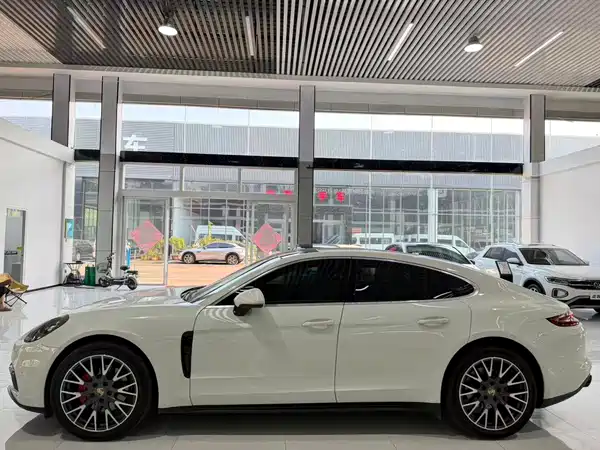 Porsche Panamera 2019