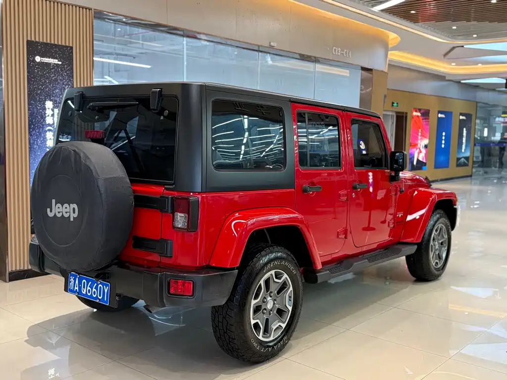 Jeep Wrangler 2018 — фото 9
