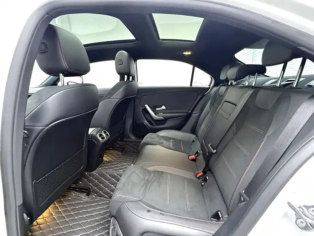 Mercedes-Benz A-Class 2023 — фото 9