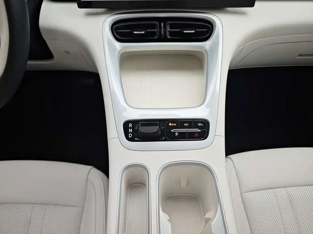 Geely Galaxy Starwish 2025 — фото 14