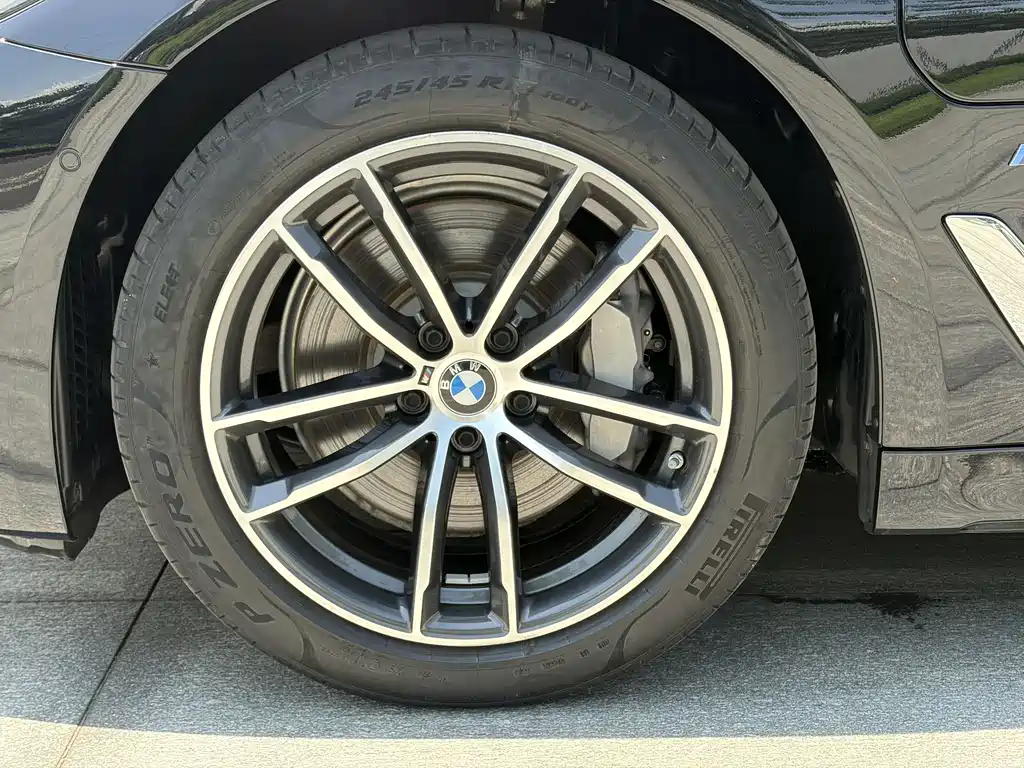 BMW 5 Series New Energy 2021 — фото 10