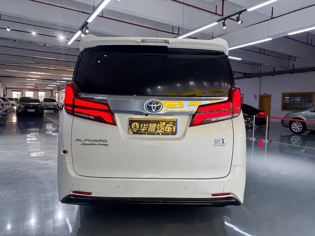 Toyota Alphard 2020 — фото 5