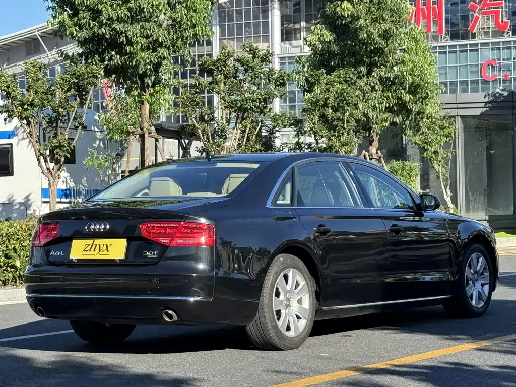 Audi A8 2011