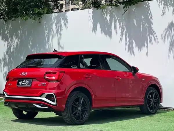 Audi Q2L 2023