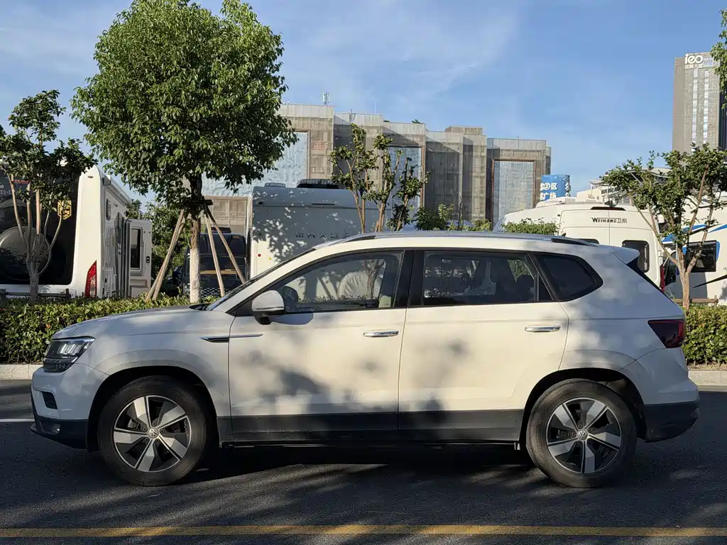 Volkswagen Tharu 2019