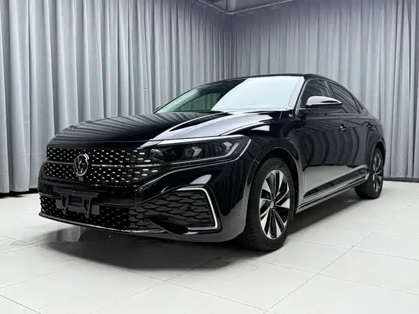 Volkswagen Passat 2023