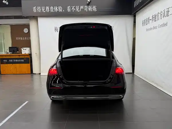 Mercedes-Benz E-Class 2025