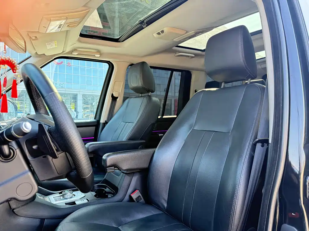 Land Rover Discovery 2016 — фото 10