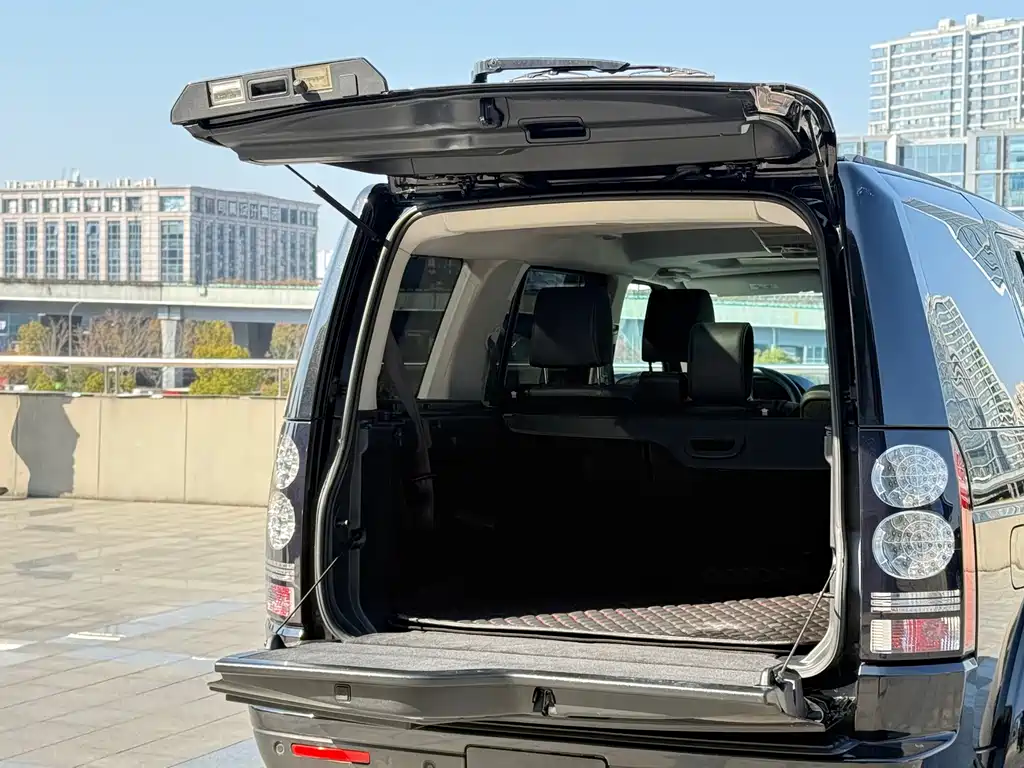 Land Rover Discovery 2016 — фото 15