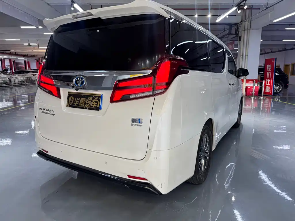 Toyota Alphard 2020 — фото 6