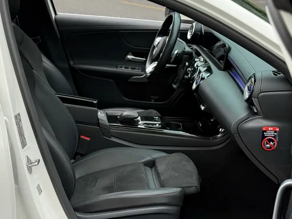 Mercedes-Benz A-Class 2021 — фото 11