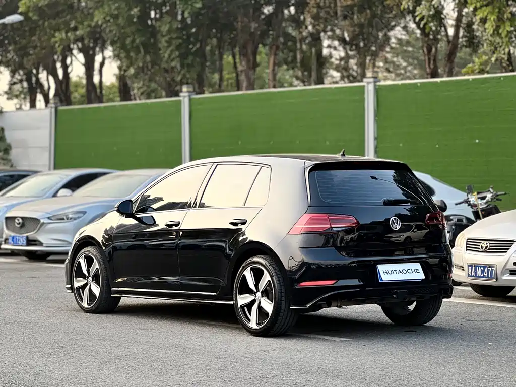 Volkswagen Golf 2019 — фото 12
