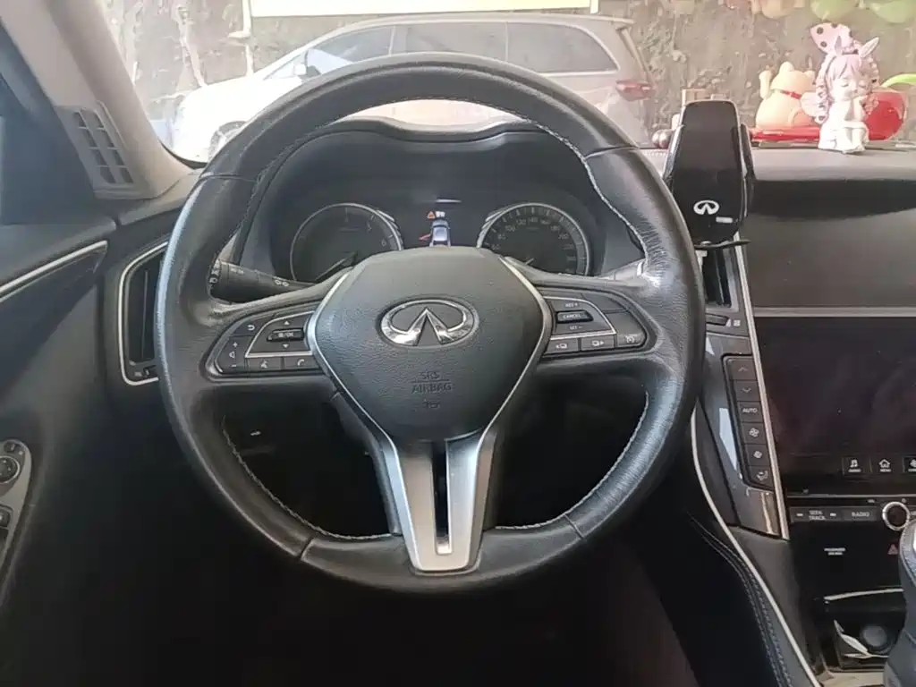 Infiniti Q50L 2018 — фото 11