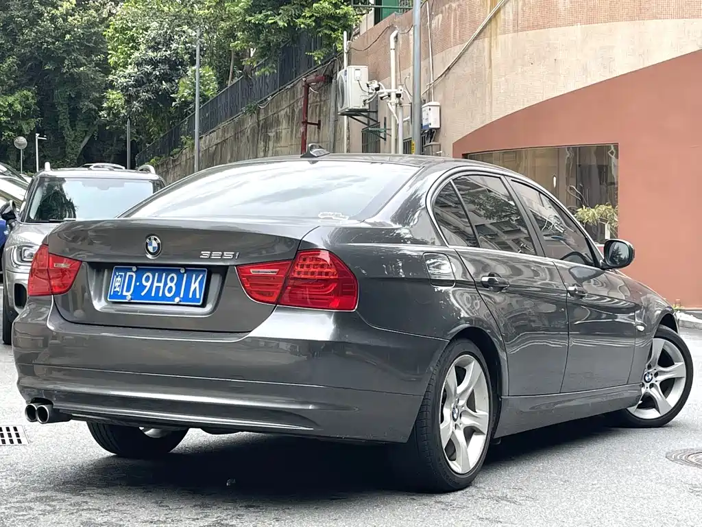 BMW 3 Series 2012 — фото 2