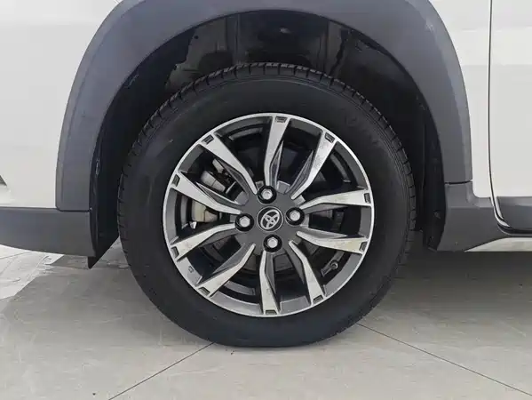 Toyota Yaris L 2020