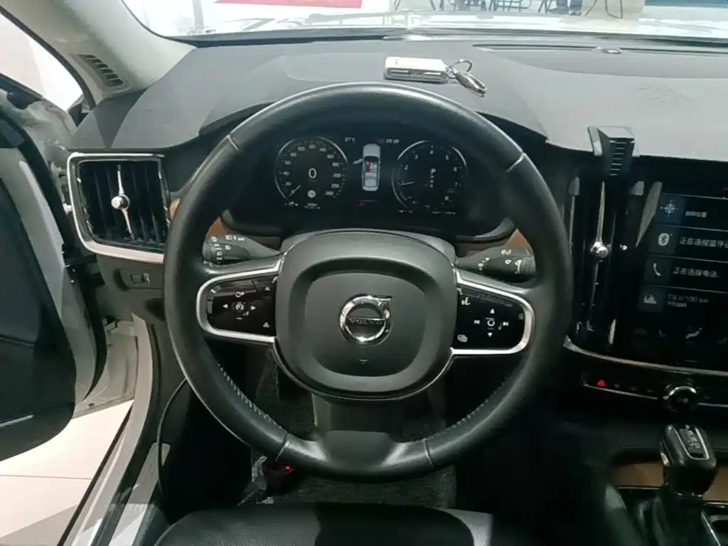 Volvo S90 2017 — фото 11