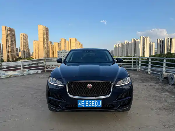 Jaguar F-PACE 2019