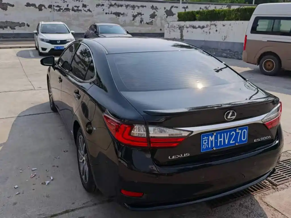 Lexus ES 2016