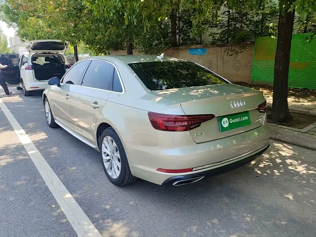 Audi A4L 2019
