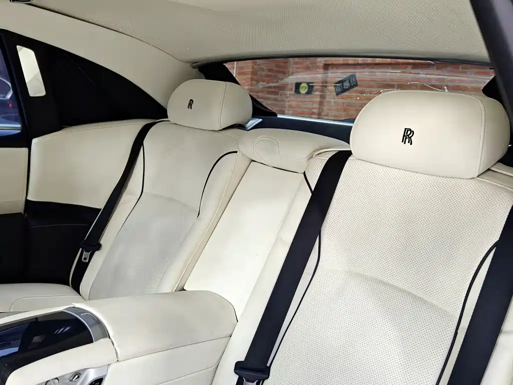 Rolls-Royce Ghost 2012 — фото 6