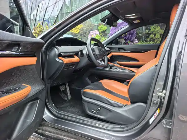 Changan UNI-V 2024
