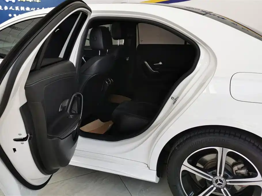 Mercedes-Benz A-Class 2022 — фото 11