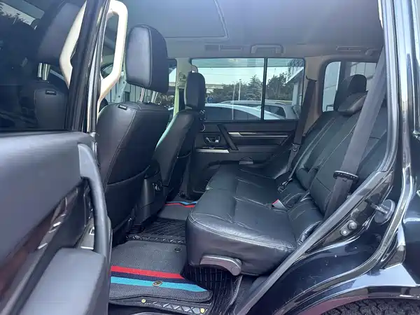 Mitsubishi Pajero 2019