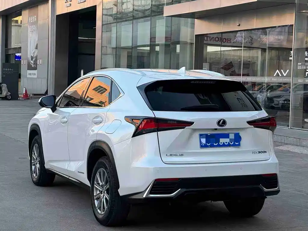 Lexus NX 2021 — фото 9