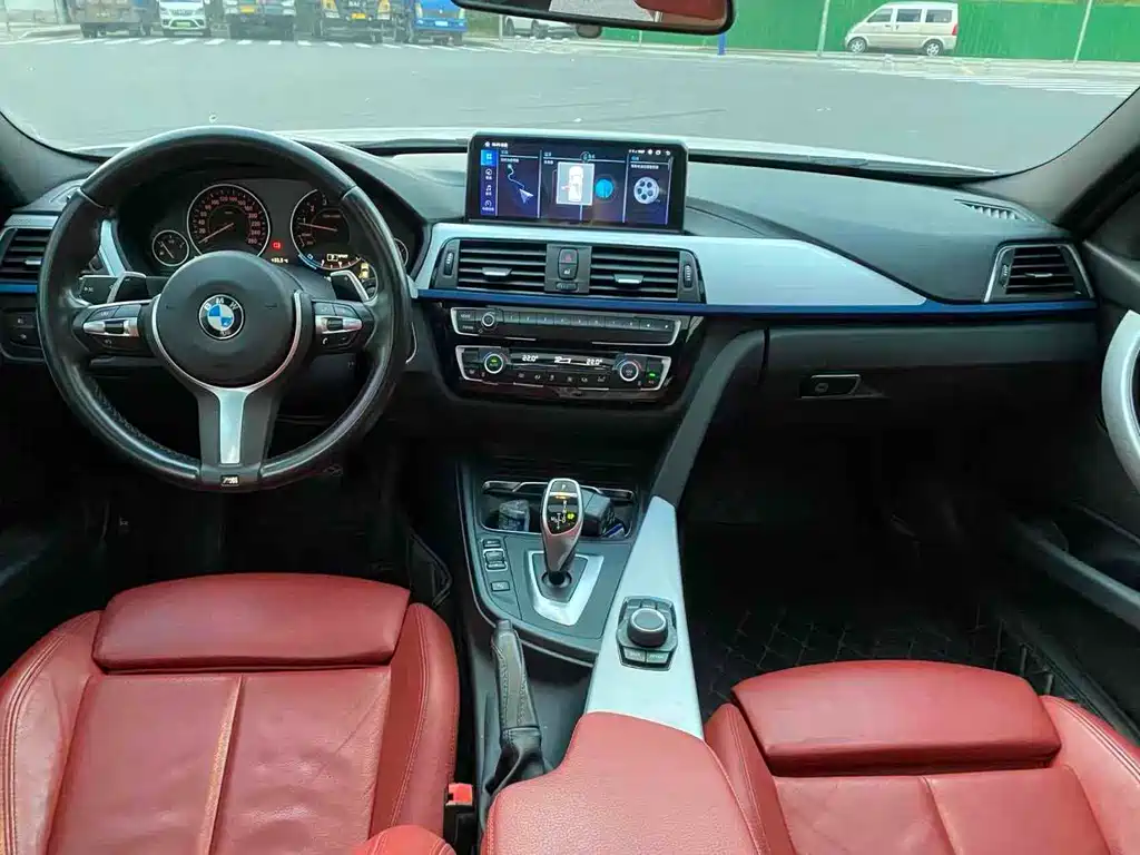 BMW 3 Series 2019 — фото 13