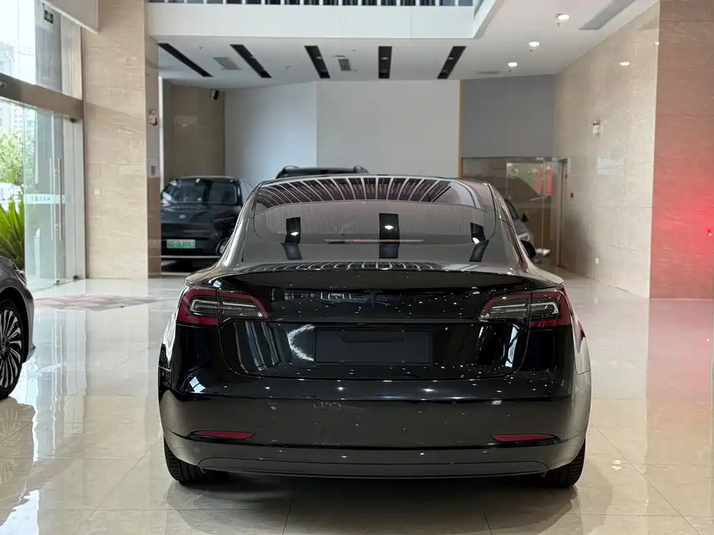 Tesla Model 3 2019 — фото 14