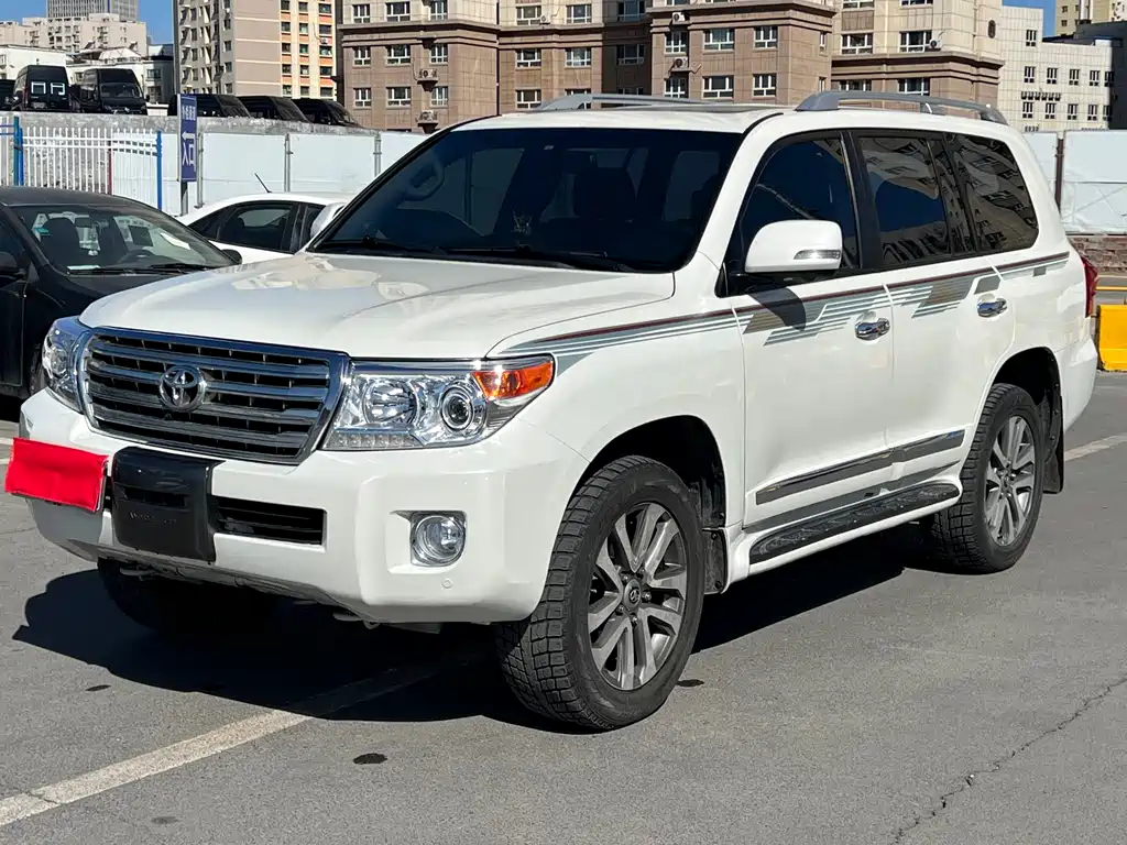 Toyota Land Cruiser 2014 — фото 1
