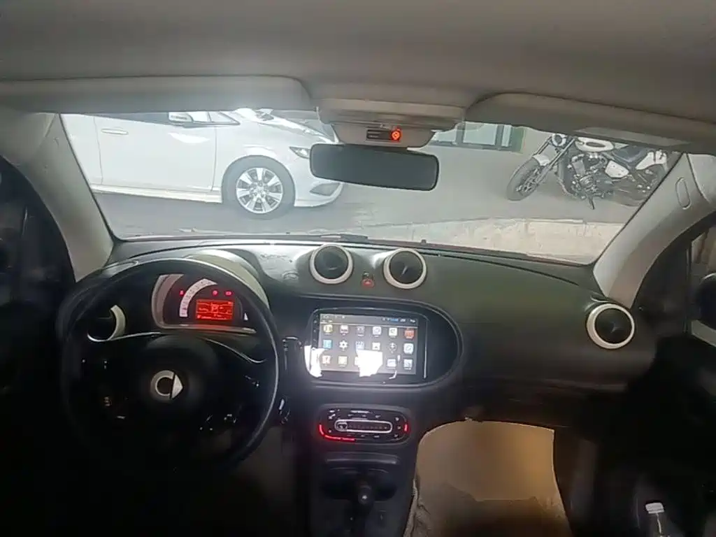 smart fortwo 2017 — фото 10