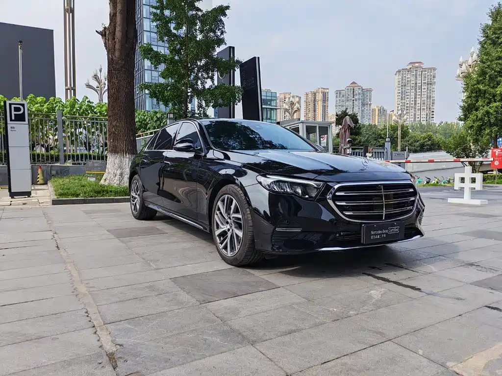 Mercedes-Benz E-Class 2024