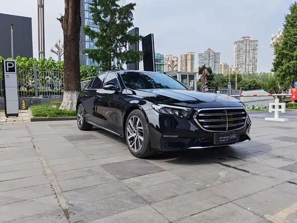 Mercedes-Benz E-Class 2024