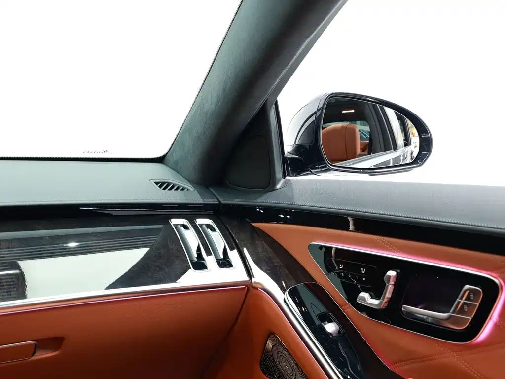Mercedes-Benz Maybach S-Class 2022 — фото 13