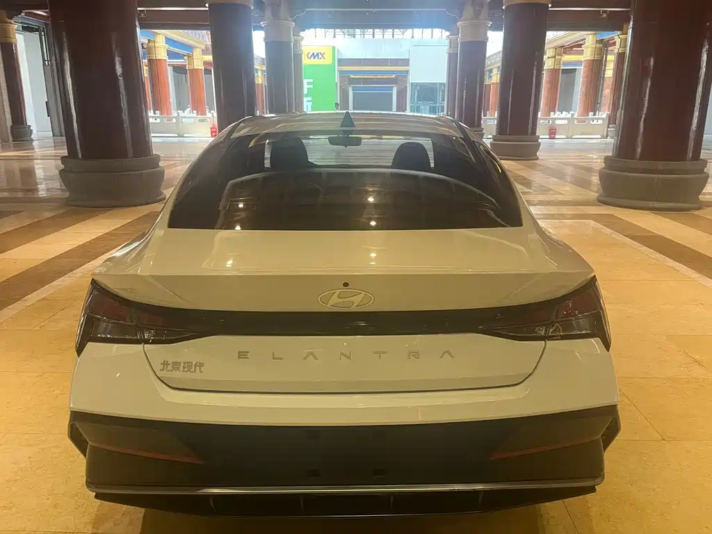 Hyundai Elantra 2023