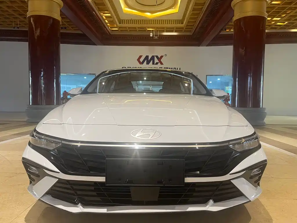 Hyundai Elantra 2023