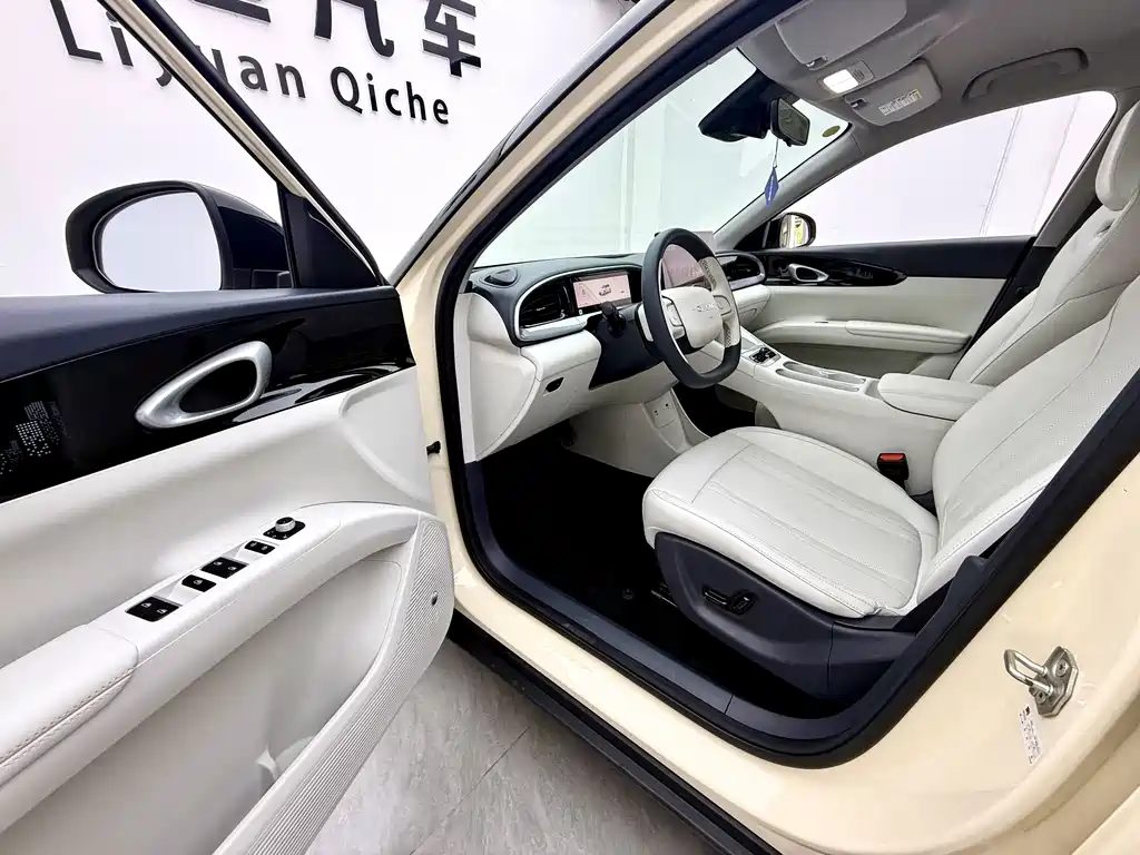 Geely Galaxy Starwish 2025 — фото 10
