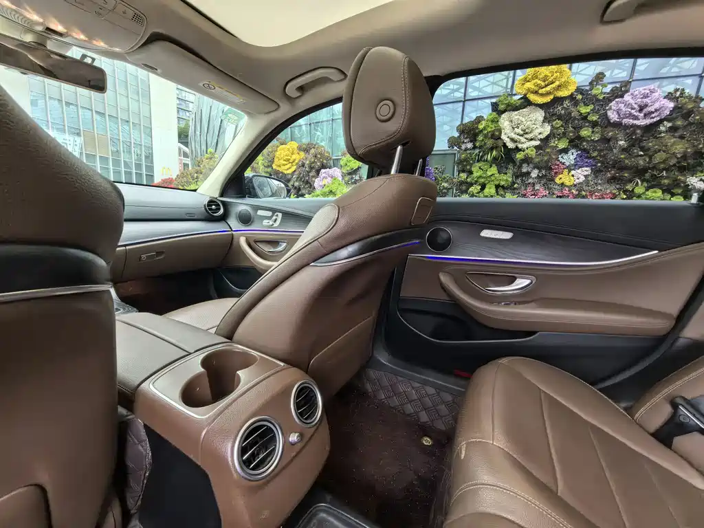 Mercedes-Benz E-Class 2019 — фото 12
