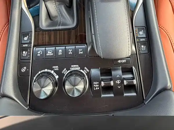 Lexus LX 2019