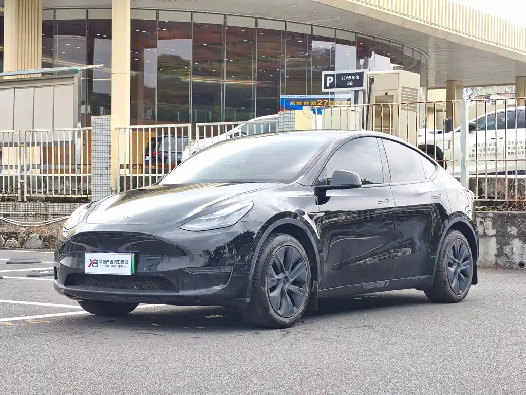 Tesla Model Y 2023 — фото 1