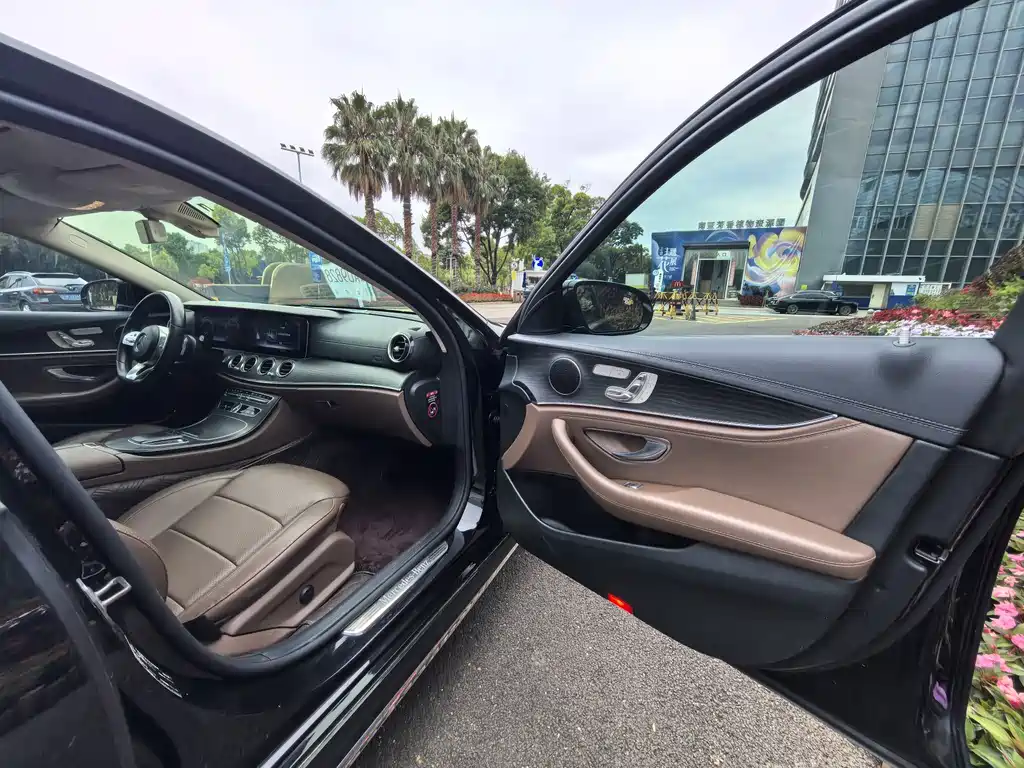 Mercedes-Benz E-Class 2019 — фото 14
