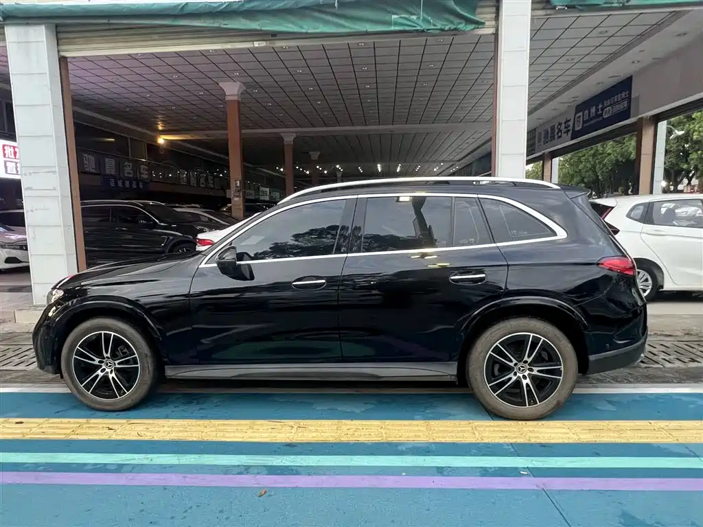 Mercedes-Benz GLC 2025